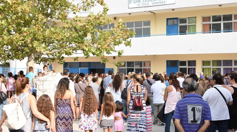 Δεν άλλαξε τίποτα στο Μενίδι καταγγέλλουν οι γονείς στο σχολείο του αδικοχαμένου Μάριου (βίντεο)
